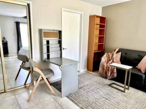 Beautiful brightroom w/private bath - Gallery - 18