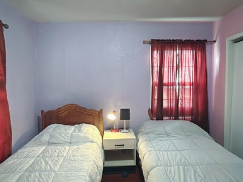 HOME WITH ACCESSIBLE TO EVERYTHING - Gallery - 11
