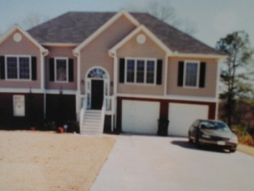 Comfy Split Foya Home.