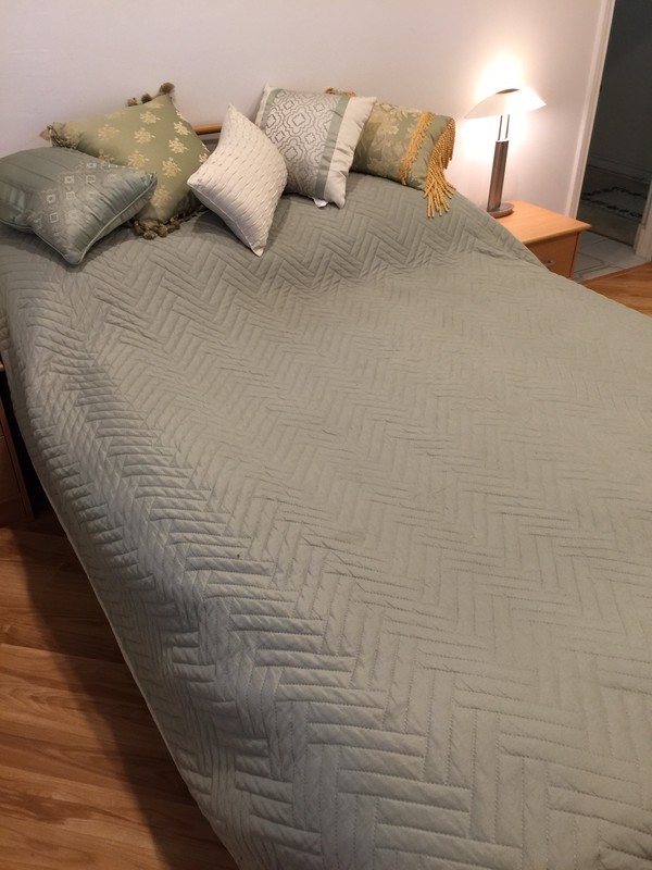 Qween Size Bed(Full Room) - 1