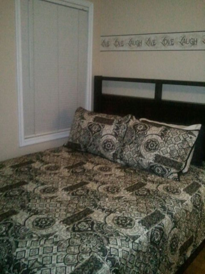 Room 1 / Guest Bedroom (available Room)(Full Room) - 1