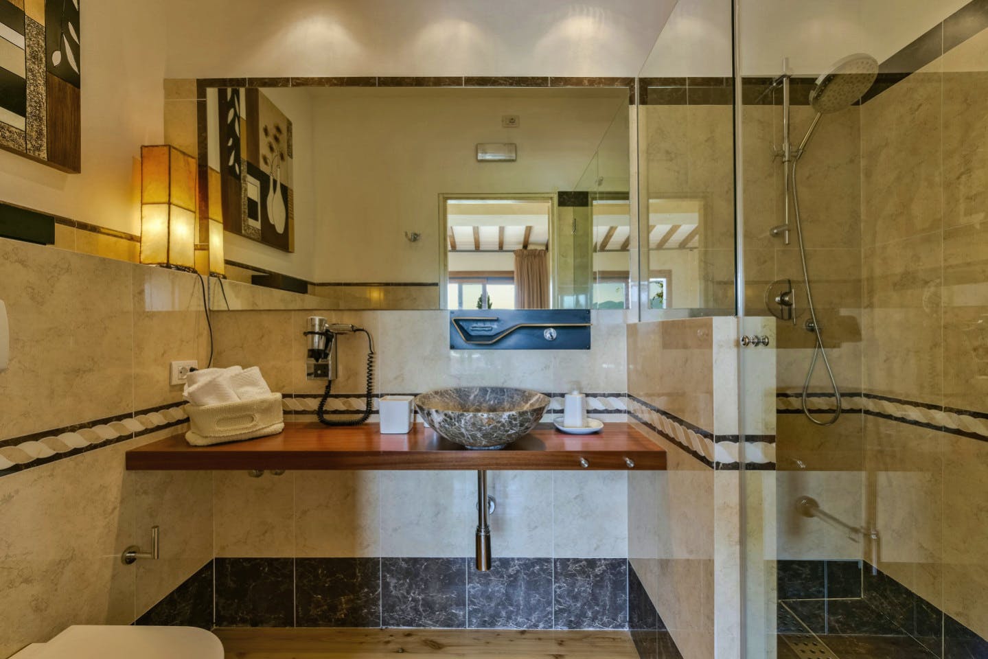 2 Superior Double Room With Ensuite Bathroom - Tranquil Villa Retreat in Chianti Hills with Pool, Dining & More - Gallery - 15