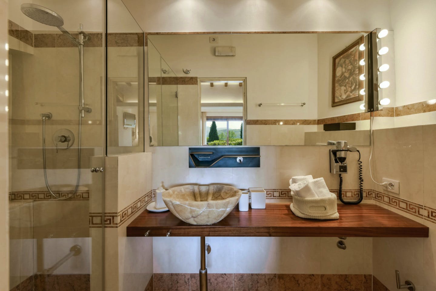2 Superior Double Room With Ensuite Bathroom - Tranquil Villa Retreat in Chianti Hills with Pool, Dining & More - Gallery - 14