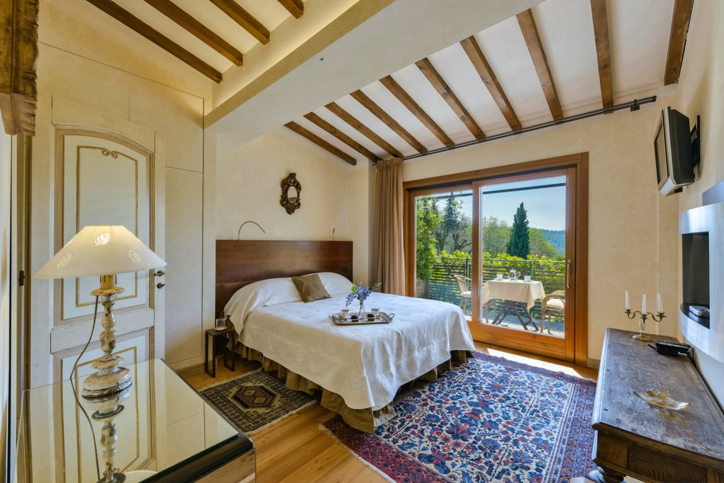 2 Superior Double Room With Ensuite Bathroom - Tranquil Villa Retreat in Chianti Hills with Pool, Dining & More - Gallery - 17