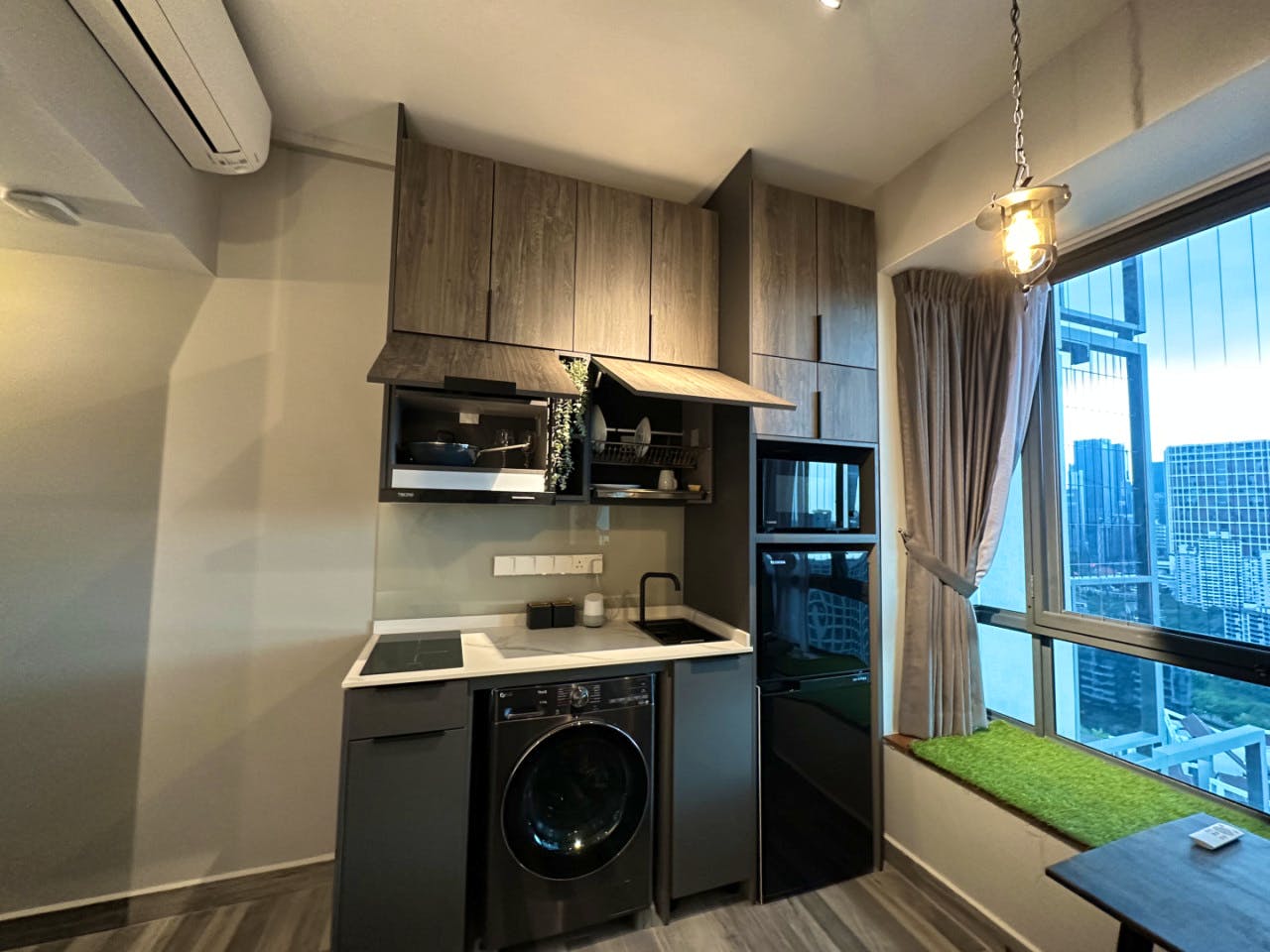 Standard Studio | Own Bath, Kitchenette, Washer & Dryer (S2) - 3