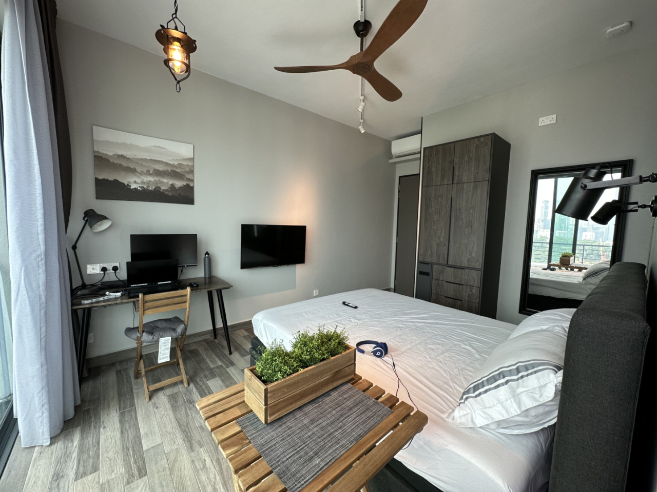 Luxury Studio | Own Bath, Kitchenette & Washer/Dryer (S1) - 18