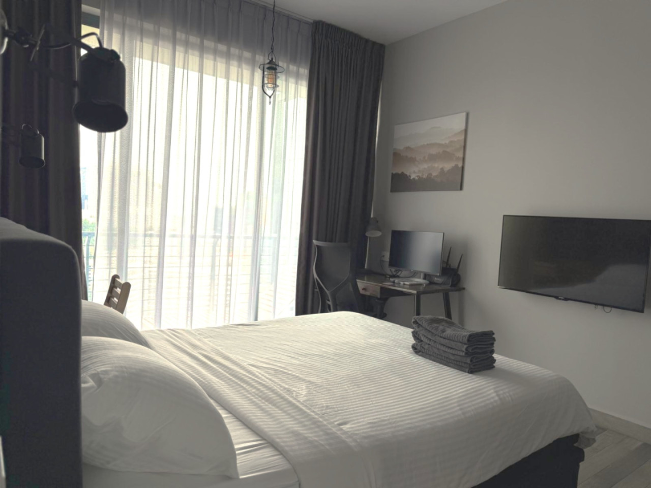 Luxury Studio | Own Bath, Kitchenette & Washer/Dryer (S1) - 16