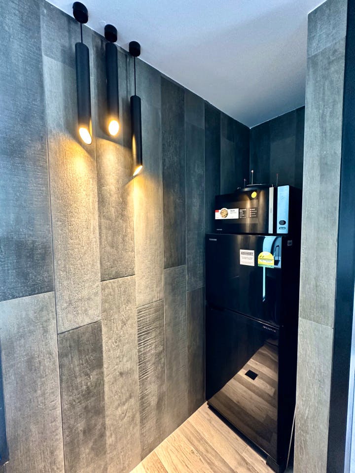 Luxury Studio | Own Bath, Kitchenette & Washer/Dryer (S1) - 14