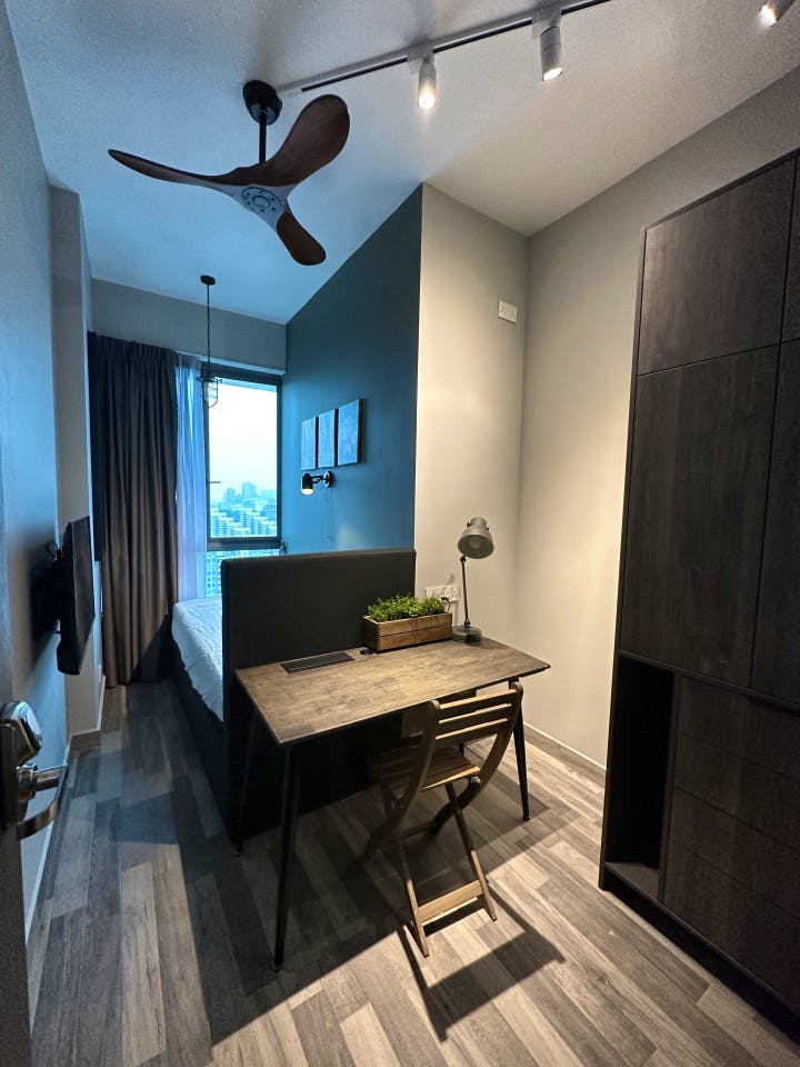 Private Single Bed - Bed With A View! (R3) - 2