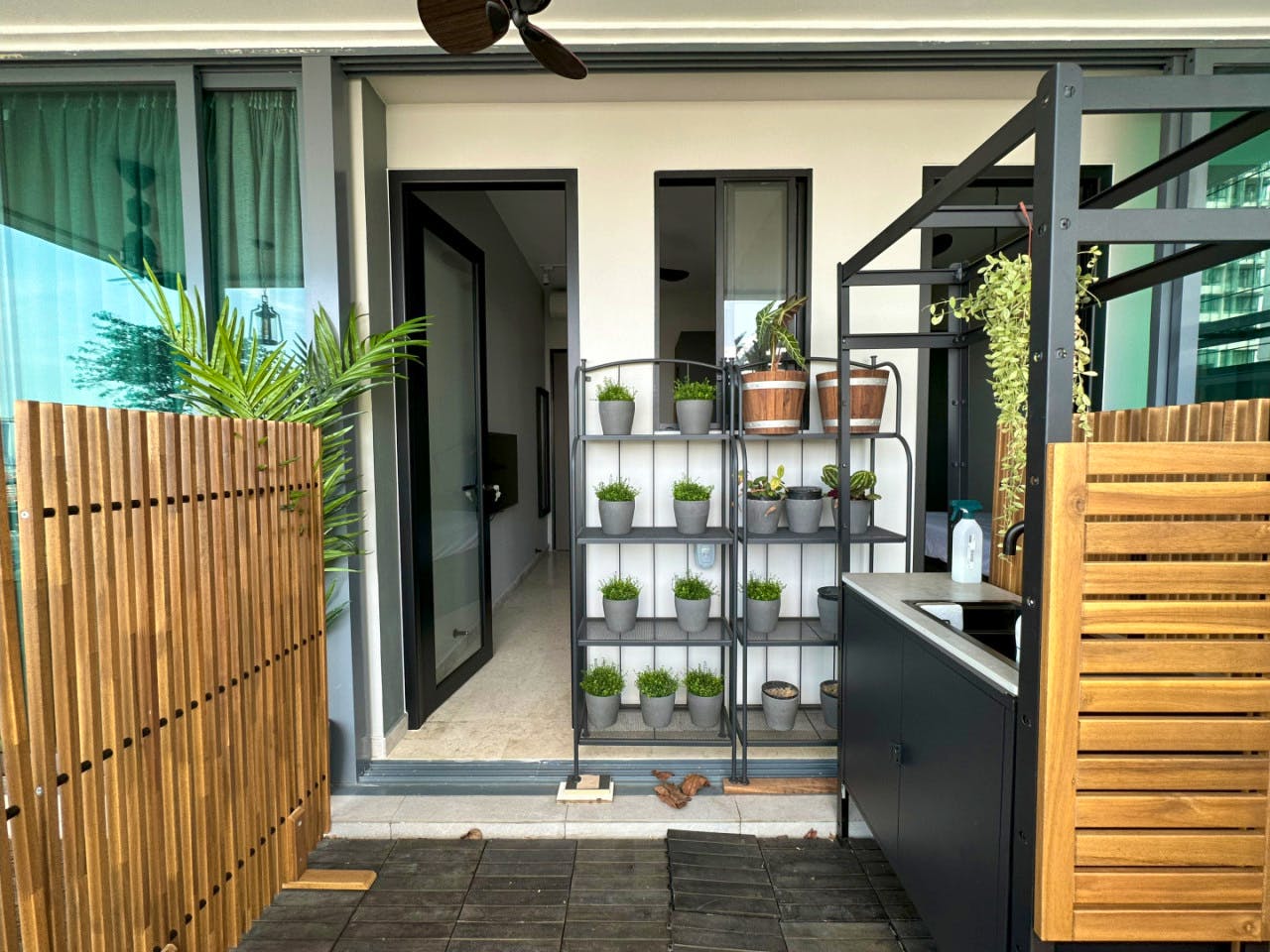 Private Super Single Bed With Personal Balcony (R2) - 3