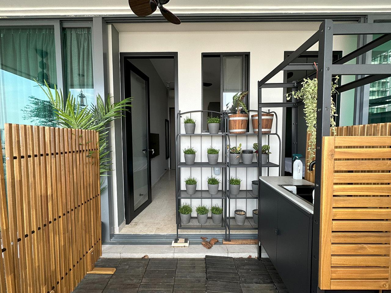 Private Super Single Bed With Personal Balcony (R2) - 13