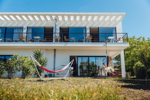 Charming Rural Coliving with Scenic Nature Views in Alvados