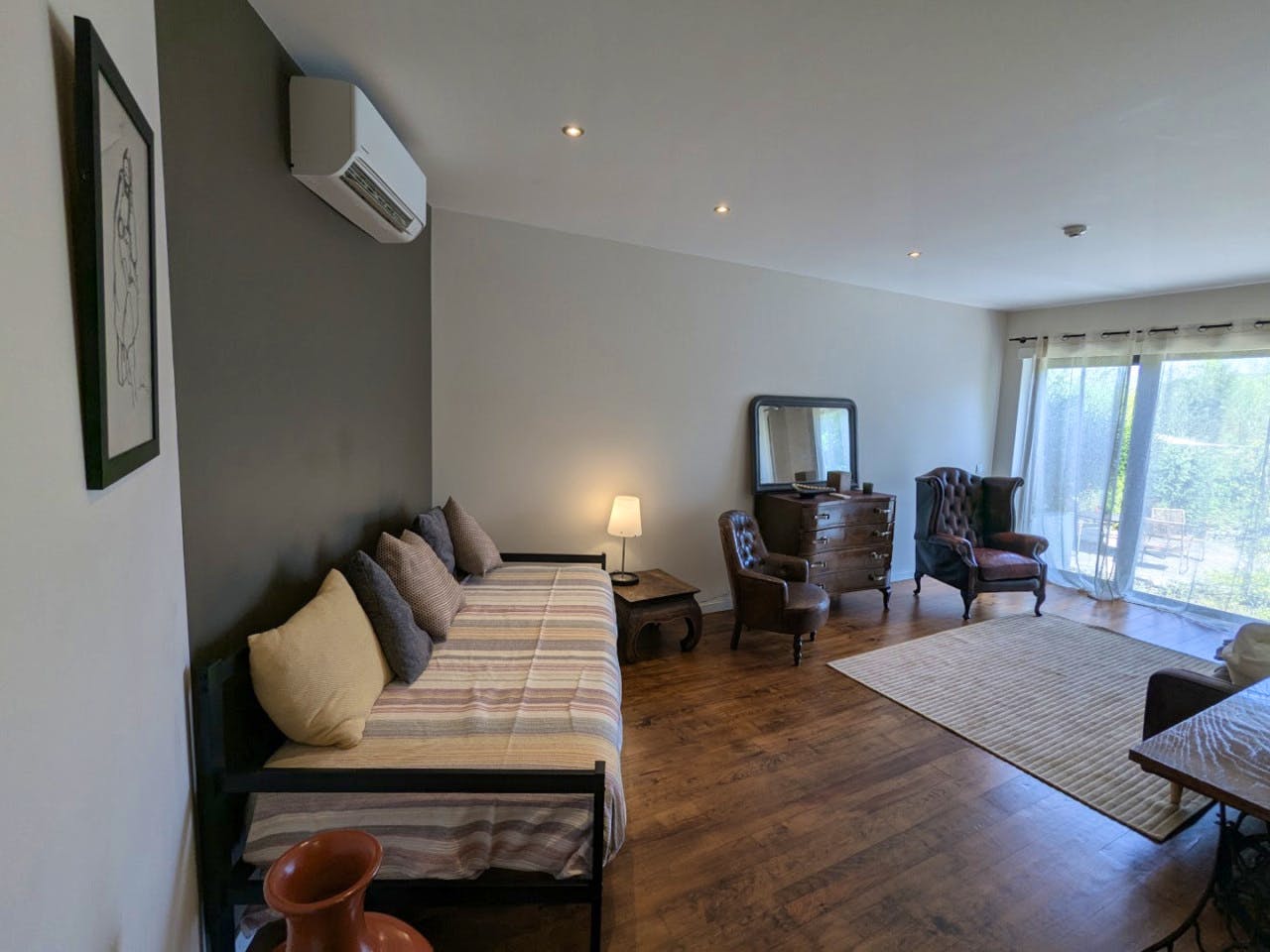 Garden Suite - Charming Rural Coliving with Scenic Nature Views in Alvados - Gallery - 2
