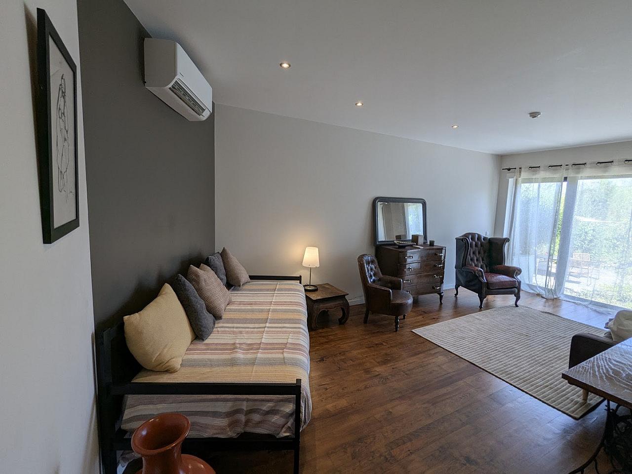 Garden Suite - Charming Rural Coliving with Scenic Nature Views in Alvados - Gallery - 1