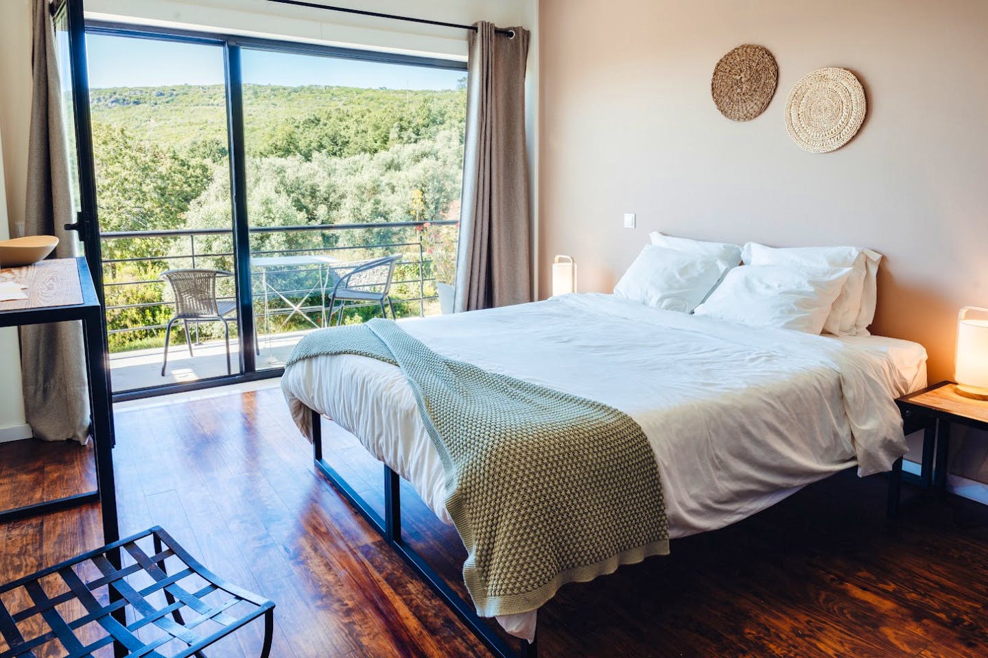 Balcony Rooms - Charming Rural Coliving with Scenic Nature Views in Alvados - Gallery - 21