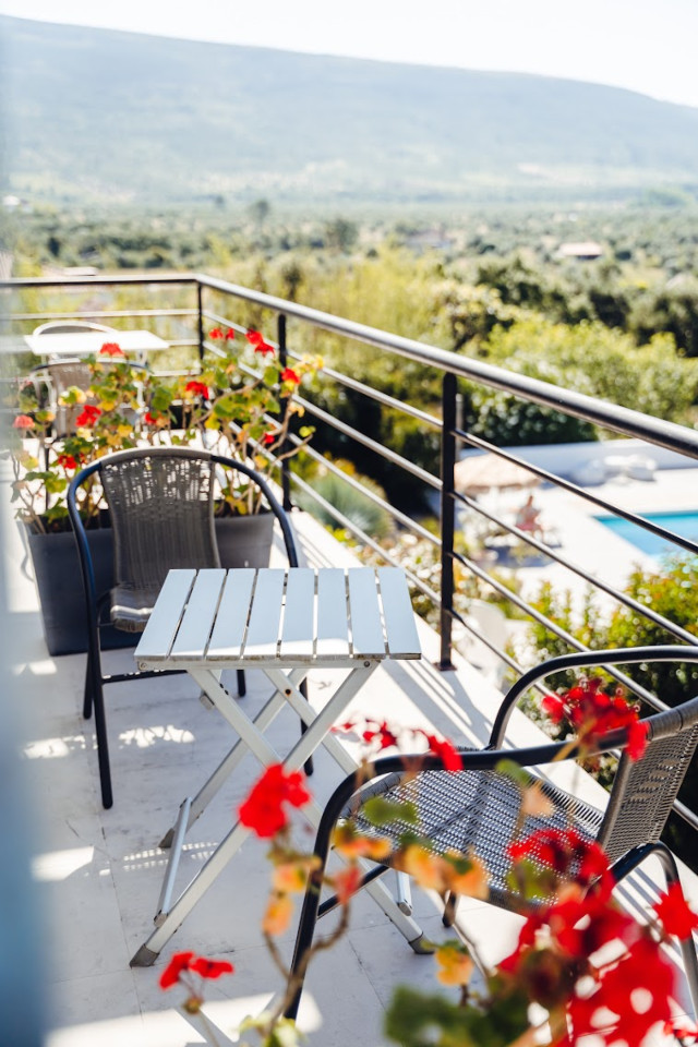 Balcony Rooms - Charming Rural Coliving with Scenic Nature Views in Alvados - Gallery - 30
