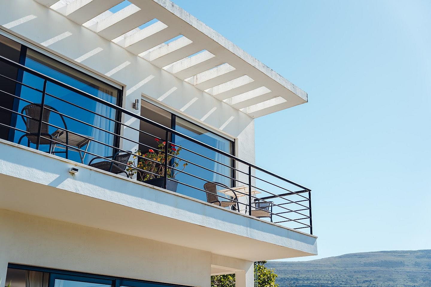 Balcony Rooms - Charming Rural Coliving with Scenic Nature Views in Alvados - Gallery - 15