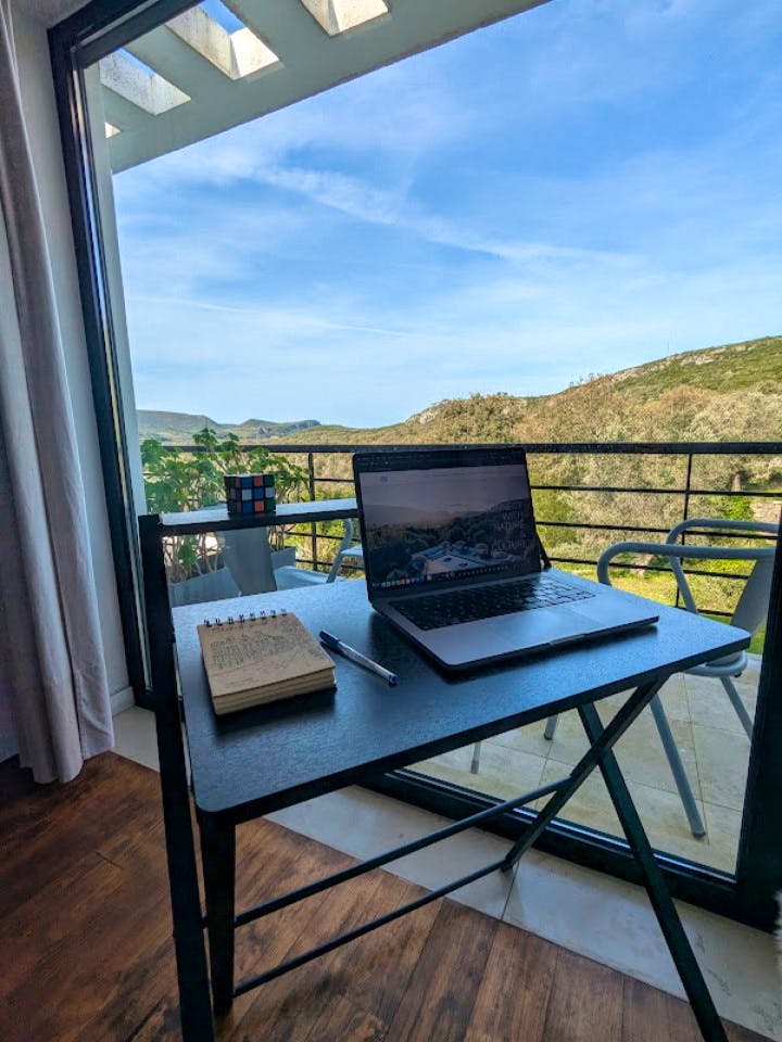 Balcony Rooms - Charming Rural Coliving with Scenic Nature Views in Alvados - Gallery - 24