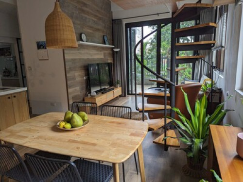 serene 1 FL with great amenities