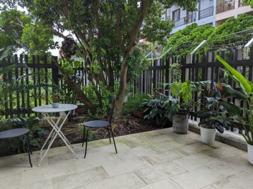 serene 1 FL with great amenities