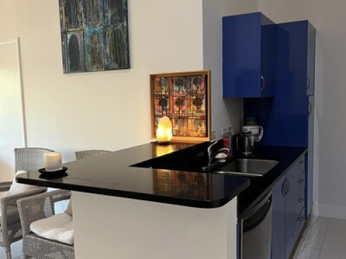 Welcoming bedroom and bathroom - Gallery - 34