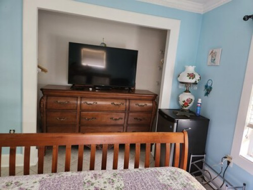 Quiet & Relaxing w 1 Qn bed