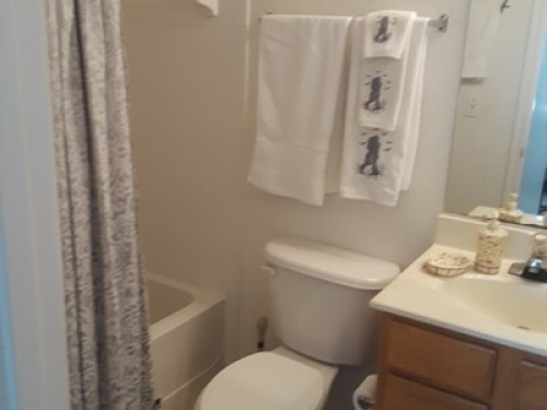 Cozy and private suite w/ bathroom