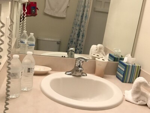  2 PRIVATE BED ROOMS NEAR THE PARKS