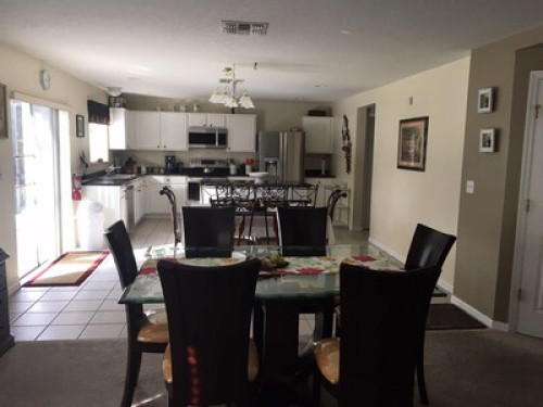 Nice Rooms Near Disney w / breakfast