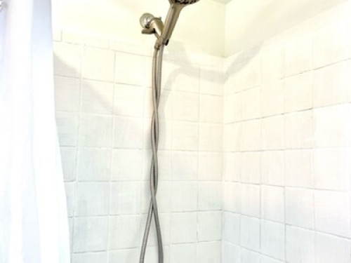 PRIVATE BEDROM AND BATHROOM - FEMAL - Gallery - 11