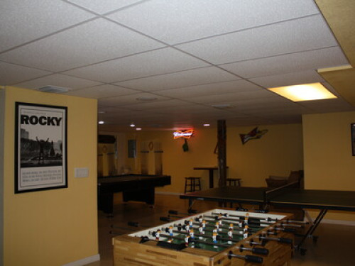 Spacious, 1,900 sq ft. Lower level  - Gallery - 12