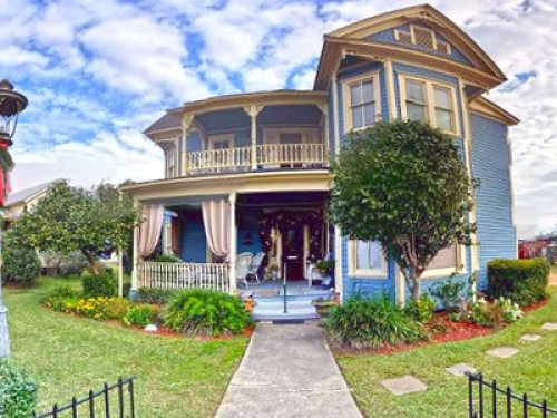 Restored 1901 Victorian - Gallery - 17