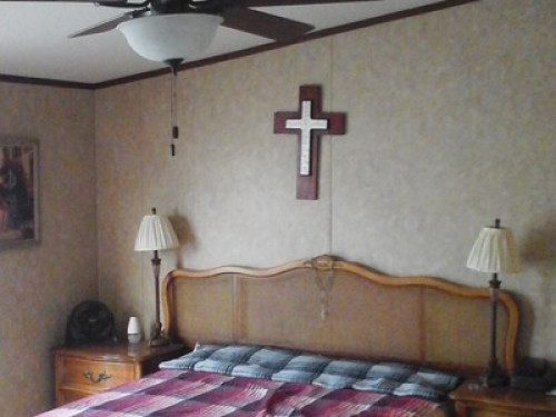 Guest Room - Gallery - 16