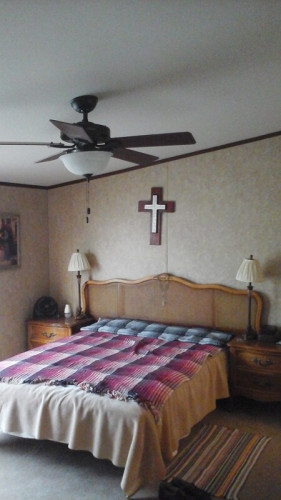 Guest Room - Gallery - 10