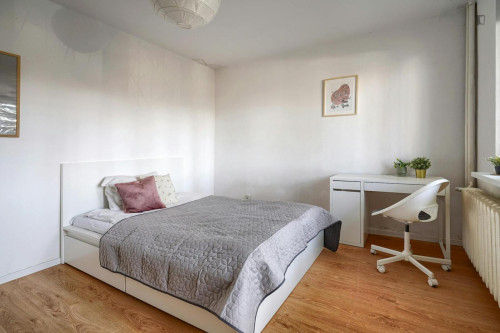 Welcoming double bedroom with a balcony, in the Ursynów Północny district - Gallery - 2