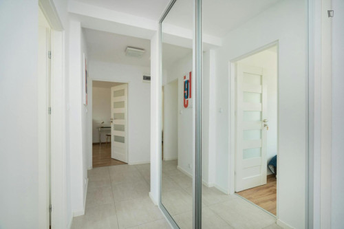 Snug single bedroom near the Rondo ONZ metro - Gallery - 10