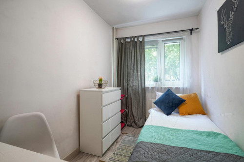 Homely single bedroom in Nowolipki