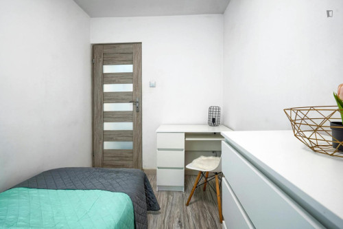 Homely single bedroom in Nowolipki