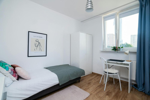 Very neat single bedroom near the Rondo ONZ metro