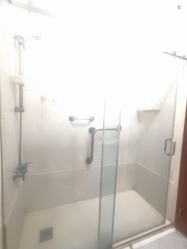 Single Room near the direct train to Lisbon - Gallery - 8