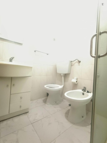 Single Room near the direct train to Lisbon - Gallery - 9
