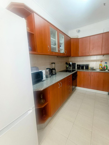 Single Room near the direct train to Lisbon - Gallery - 6