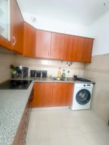 Single Room near the direct train to Lisbon - Gallery - 5