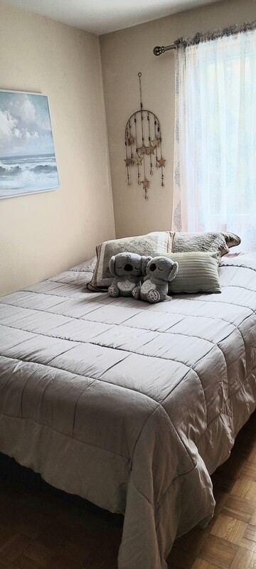  Large Room(Single Bed)  -  QUIET CLEAN BEDROOMS  - Gallery -  1