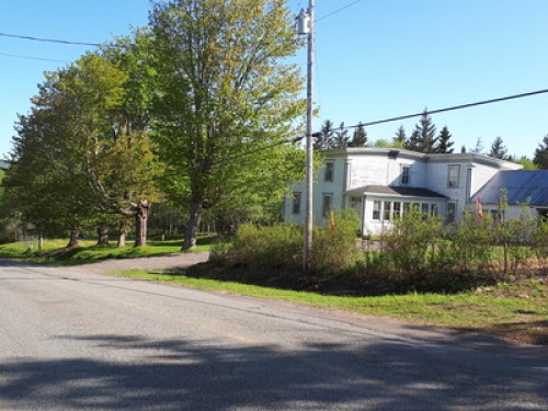  Beautiful Large Bedroom in Ancestral House 