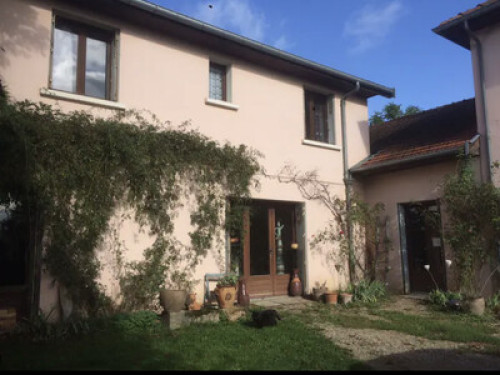 5 rooms to rent in Vénérieu