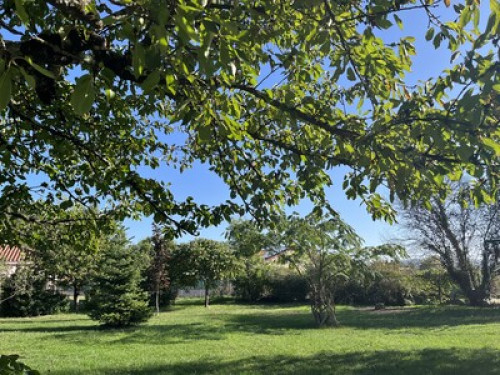 5 rooms to rent in Vénérieu