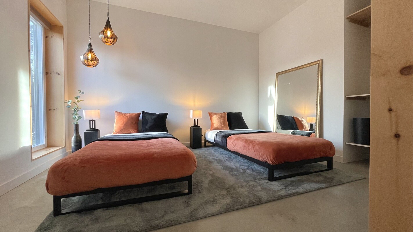 One Bedroom (Full Room) - 1