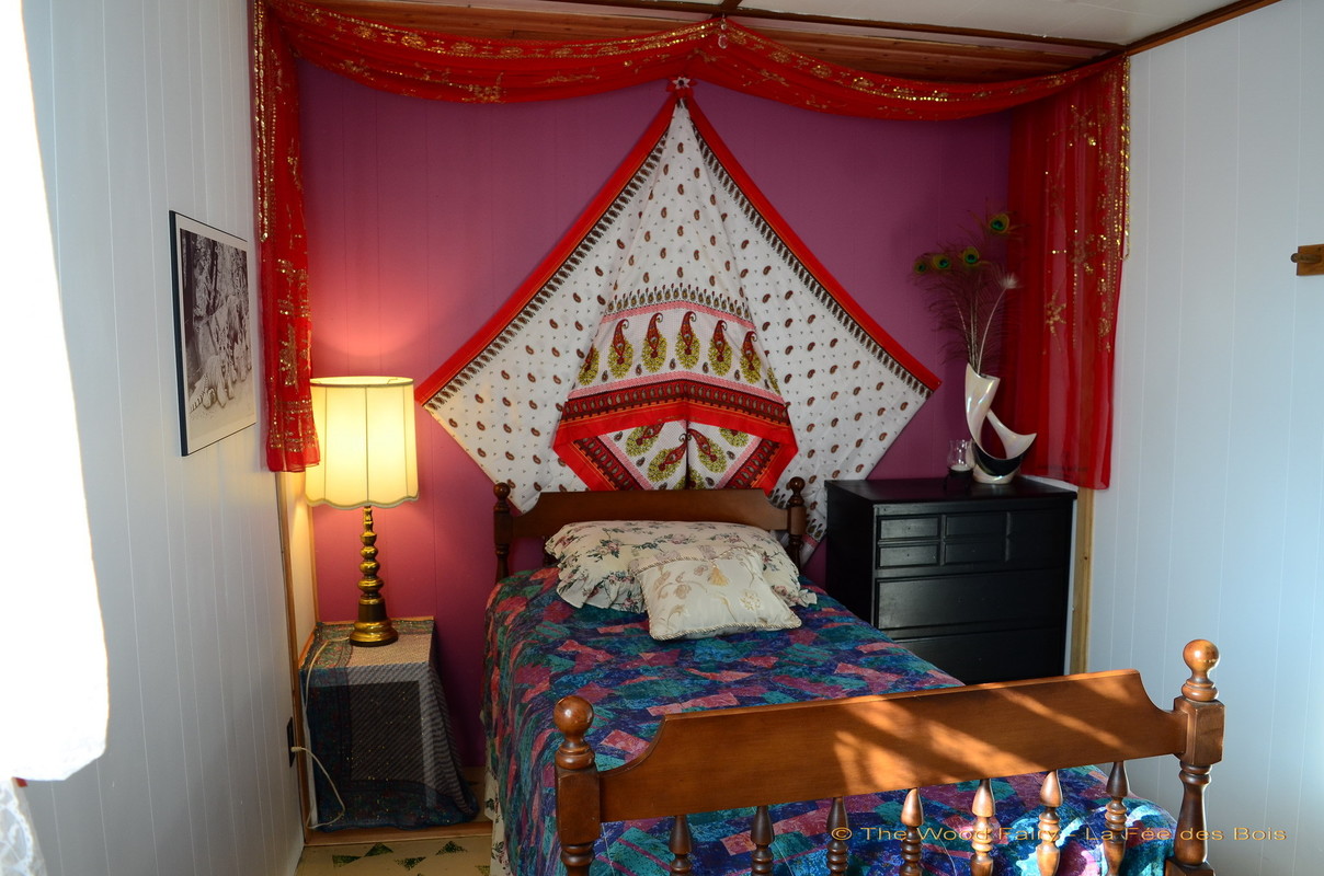  1 Bedroom(Full Room)  -  Quiet Lakeside Home in the Woods  - Gallery -  1