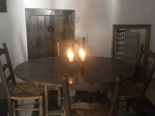 Room in a Medieval Town - Gallery - 8